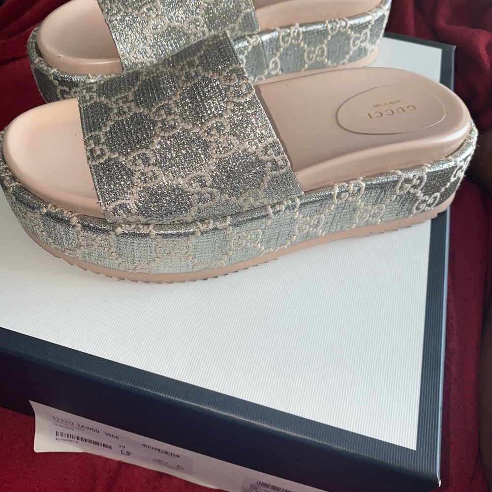 Gucci silver lame platform sandal sz 39